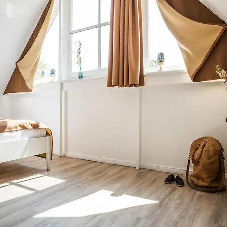 Ferienwohnung, * 青斯特